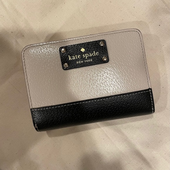 100% Kate Spade Multicolor Wallet w/ 5 Card Slot - Picture 3 of 9